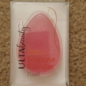Makeup applicator